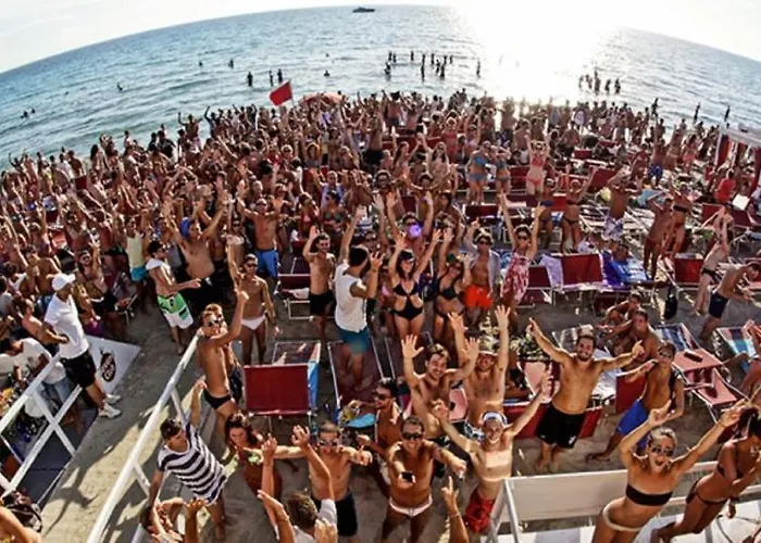 Apartment Lungomare 10 Posti Fronte Mare *